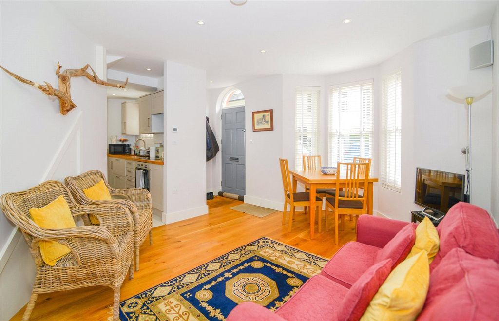 Property photo 3 of 9