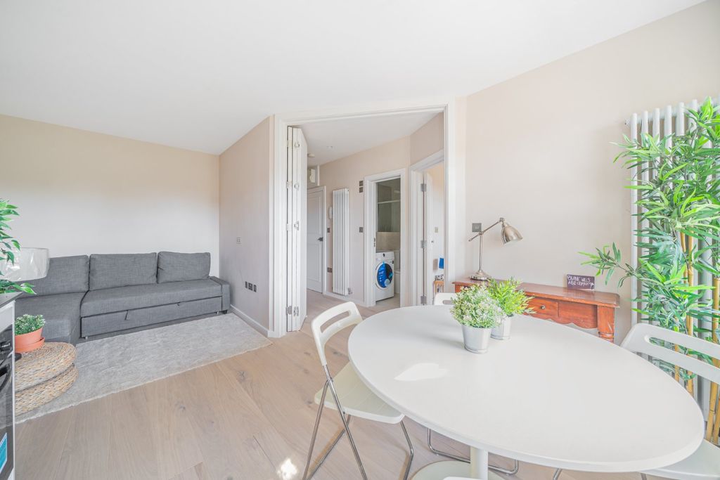 Property photo 2 of 10 Picture No. 12