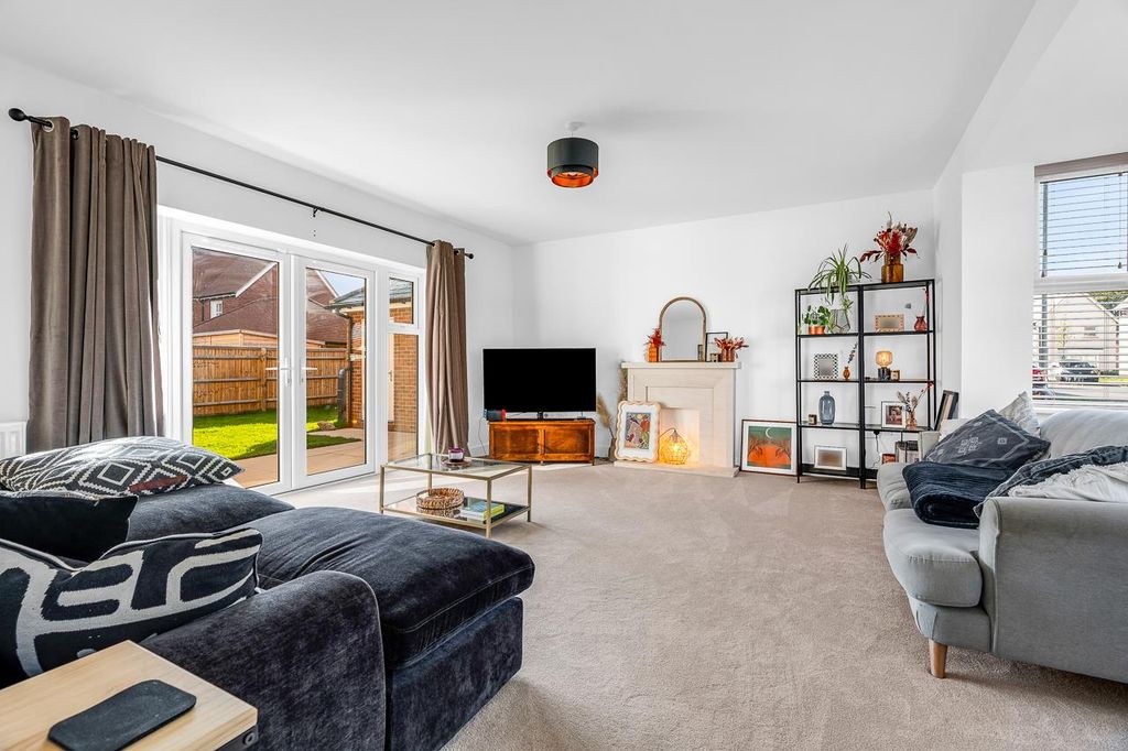 Property photo 3 of 37 Internal-S-28.Jpg