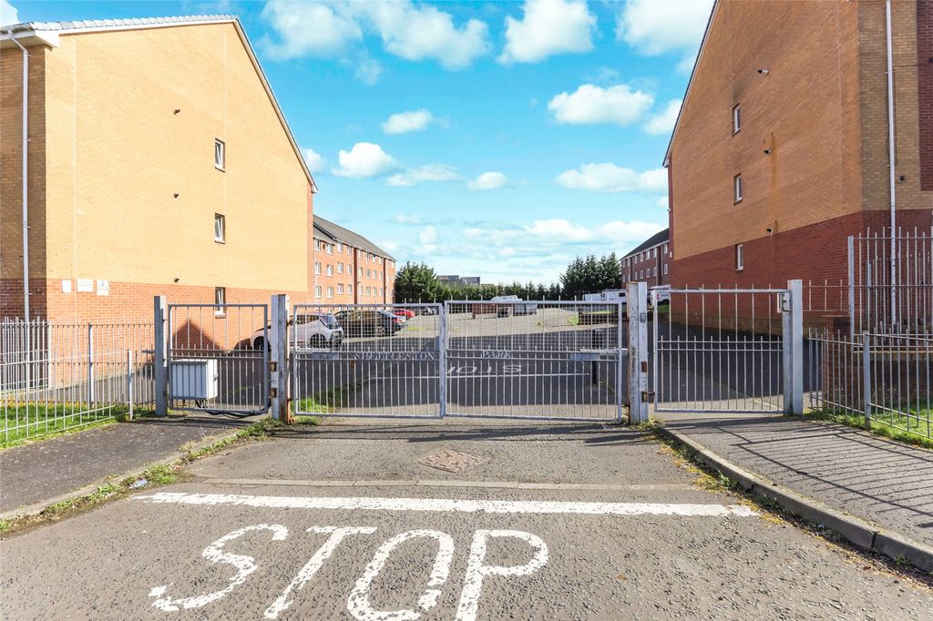 Property photo 2 of 18 Picture No. 03