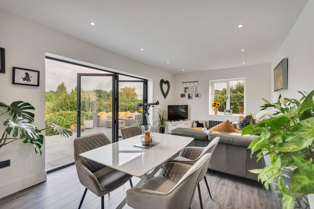 Property photo 3 of 22 Picture No. 04