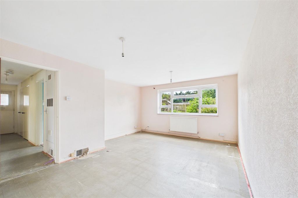 Property photo 3 of 12 Cam01894G0-Pr0308-Still008.Jpg