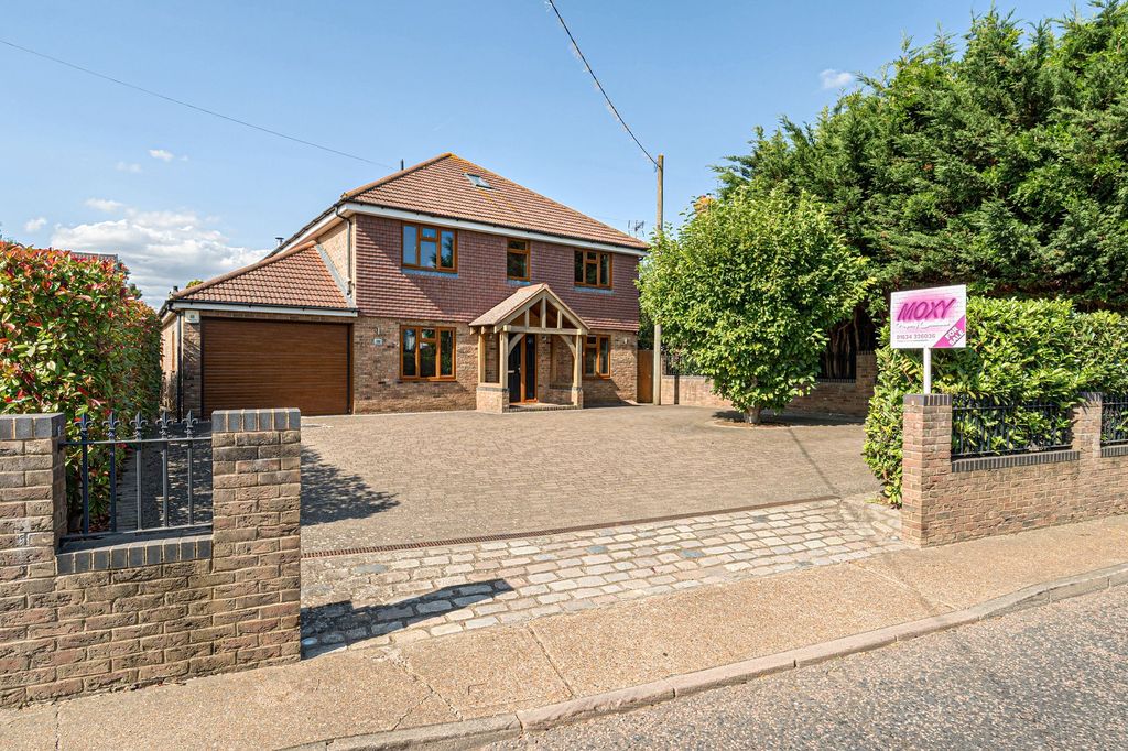 Property photo 1 of 28