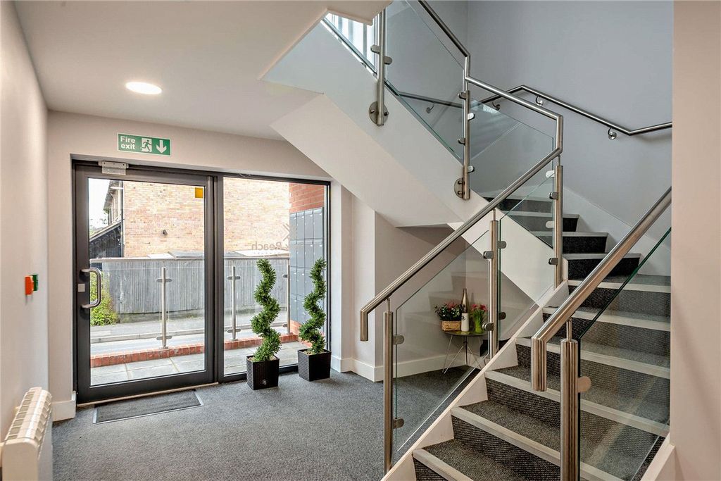 Additional image 15 of 2 bed flat for saleSt Marys Road, Newbury, Berkshire RG14