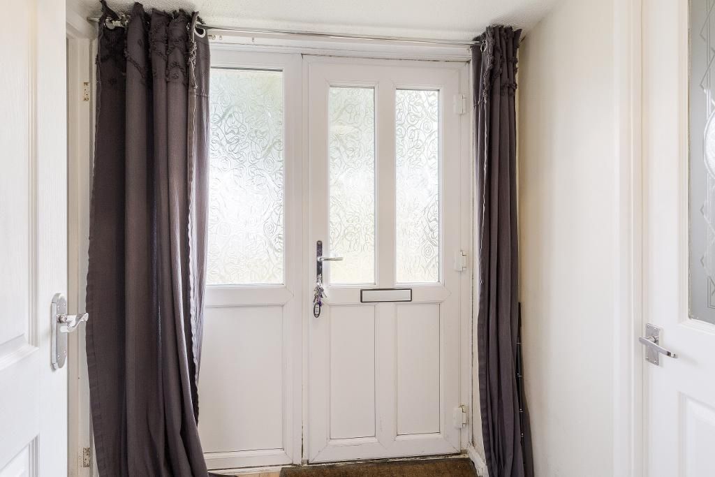 Property photo 3 of 15 Entrance Porch