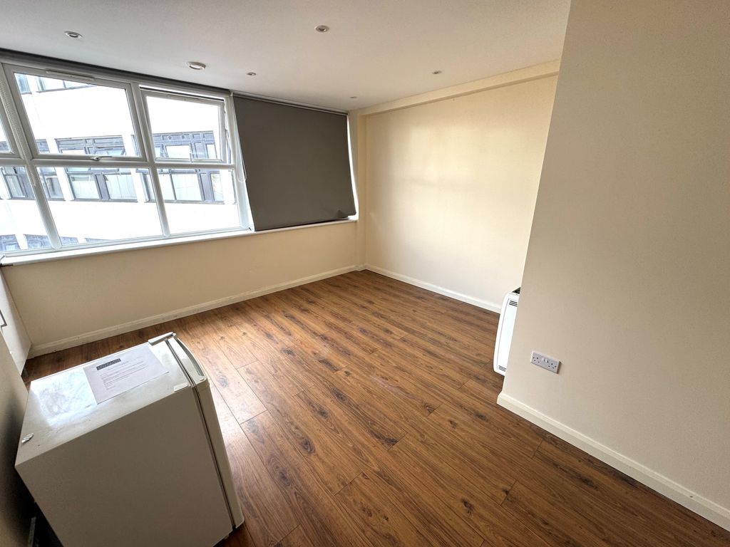 Property photo 2 of 3