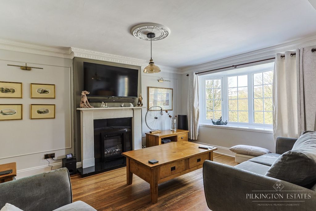 Property photo 3 of 18 4963384