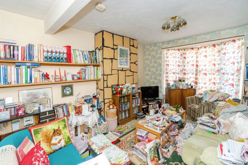 Property photo 3 of 17 Photo