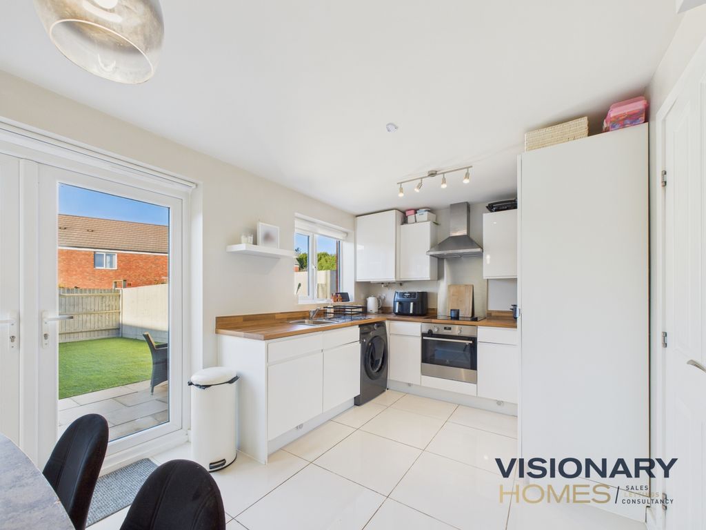 Property photo 1 of 15 Kitchen