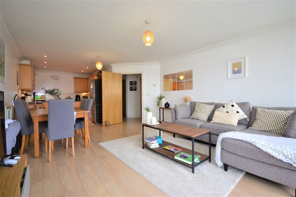 Property photo 2 of 8 Reception (2)