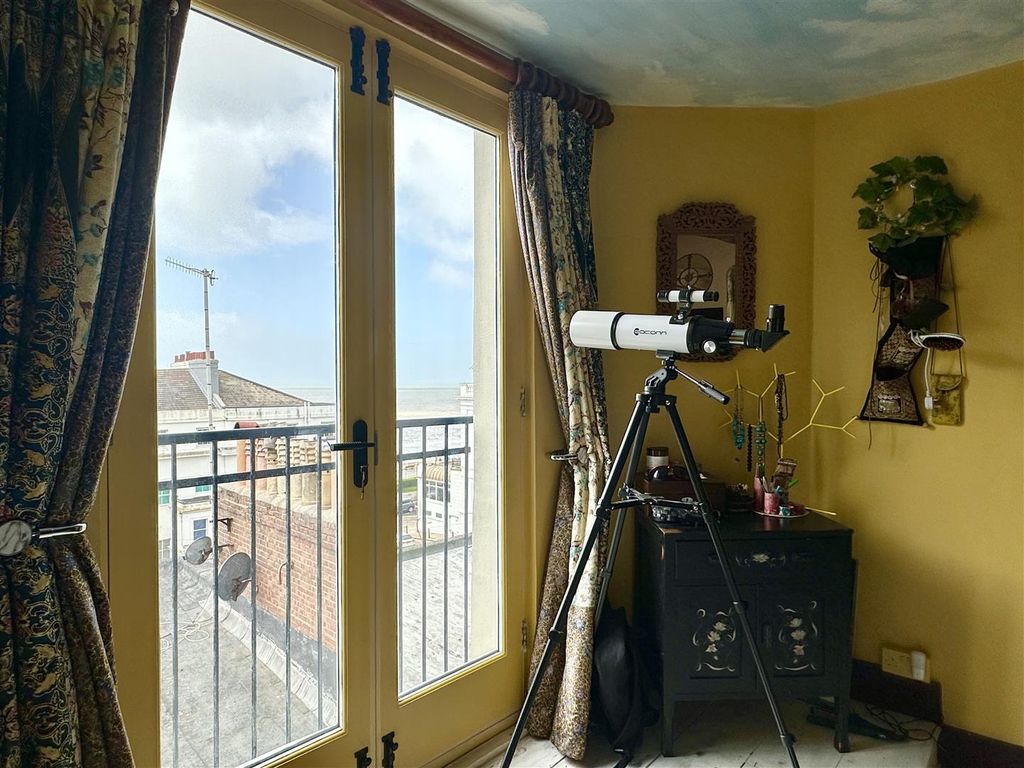 Property photo 3 of 26