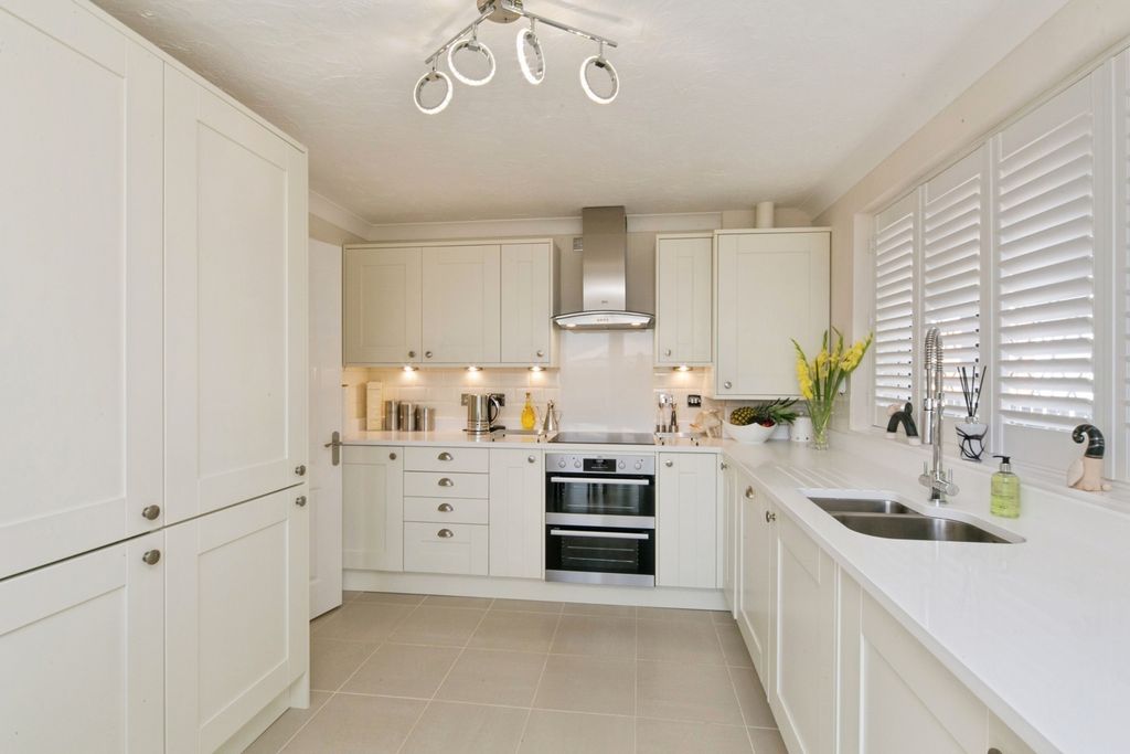 Property photo 3 of 18 Pbox-Img.Jpg
