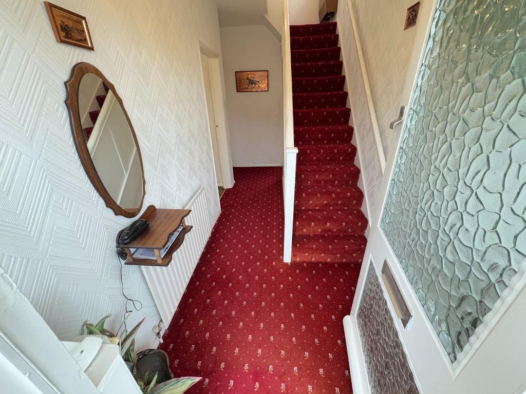 Property photo 3 of 20 Hall