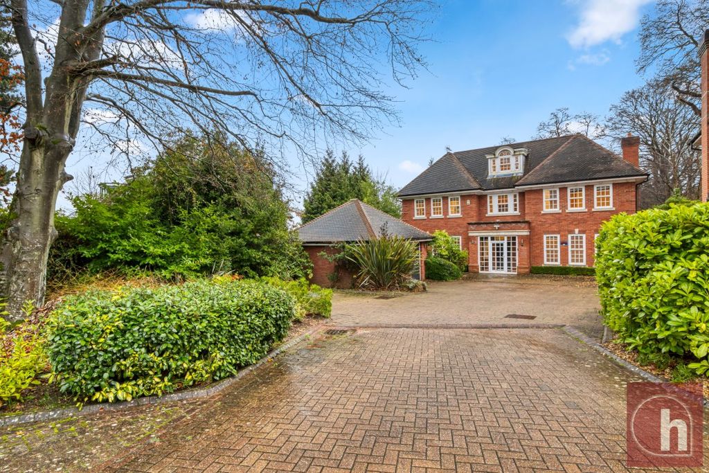 Property photo 3 of 28