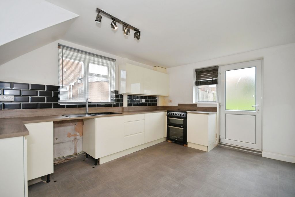 Property photo 3 of 18 Pbox-Img.Jpg