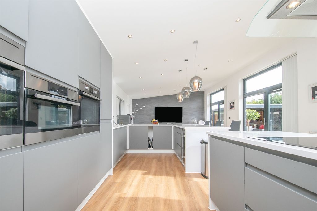 Additional image 8 of 6 bed detached house for saleDunwich Close, Ipswich IP3