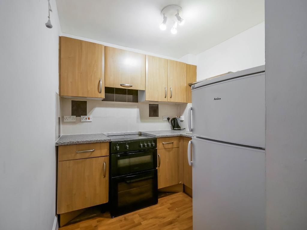 Property photo 3 of 20 Kitchen