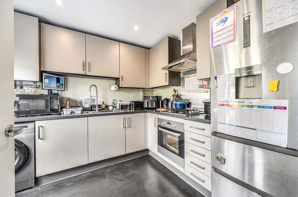 Property photo 3 of 18 1441227-18-69Dcf2...