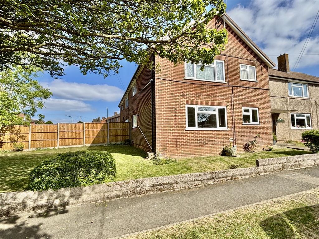 Property photo 1 of 11 Warren Wood Road