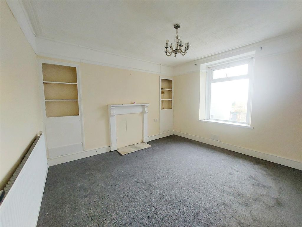 Property photo 3 of 12 Dining Room