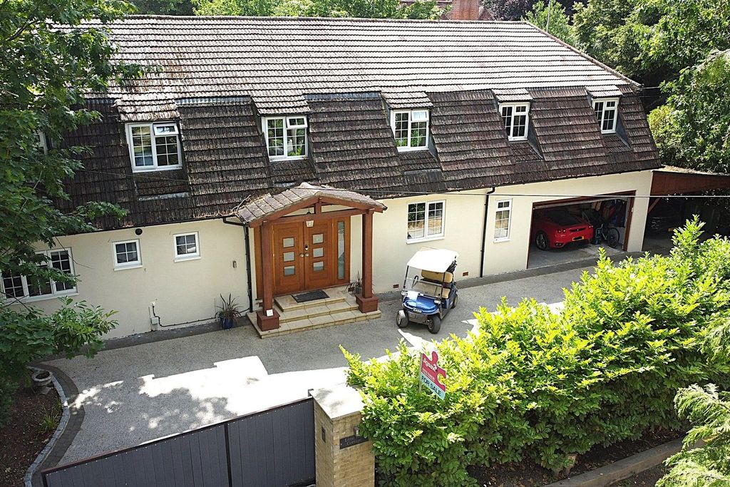 Property photo 2 of 25