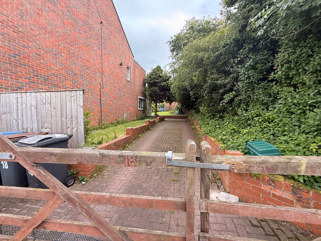 Property photo 3 of 11