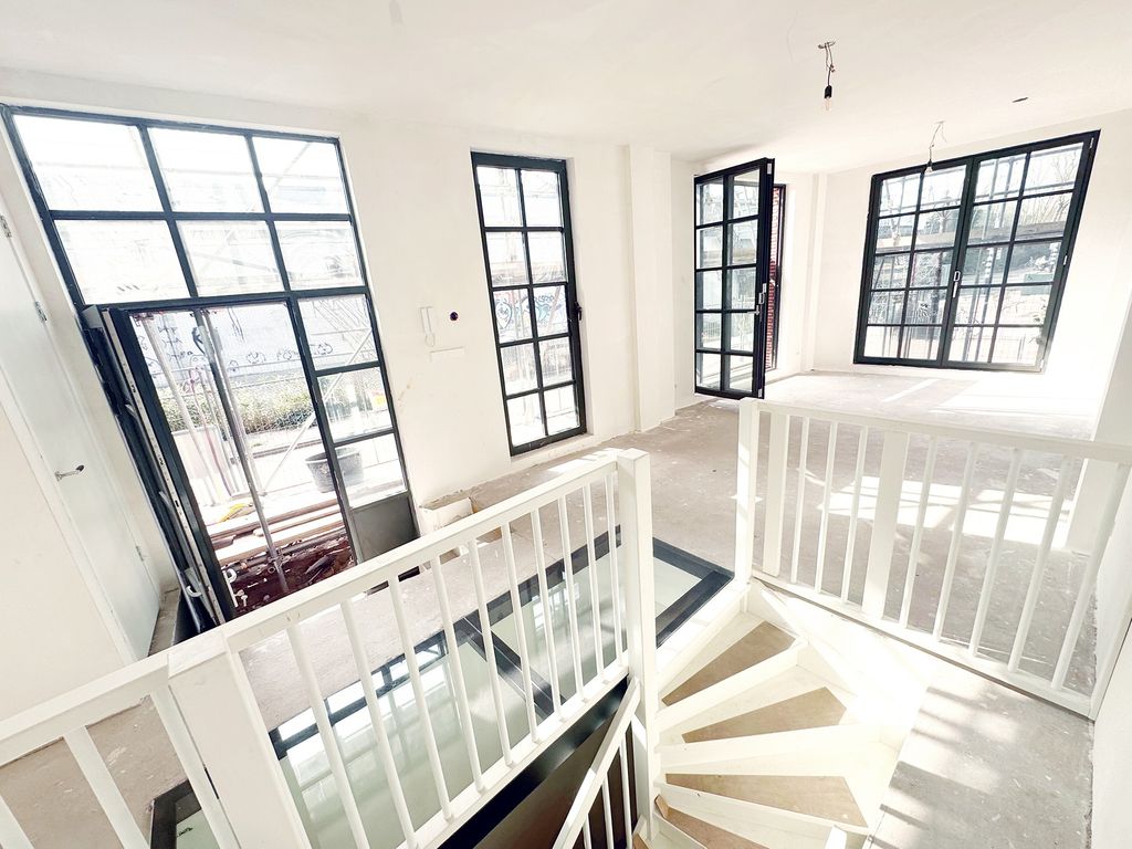 Property photo 3 of 48