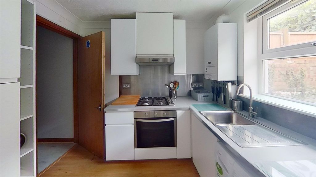 Property photo 1 of 10 7-Boulton-Road-Kitchen.Jpg