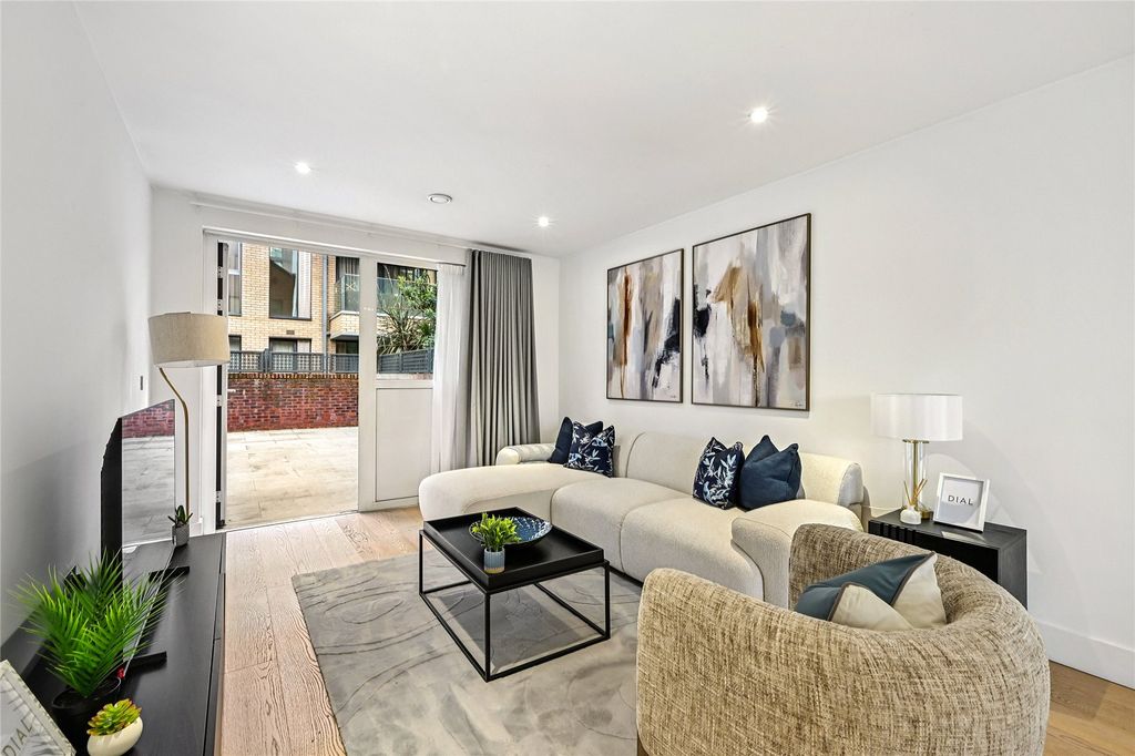 Property photo 2 of 17 Picture No. 03