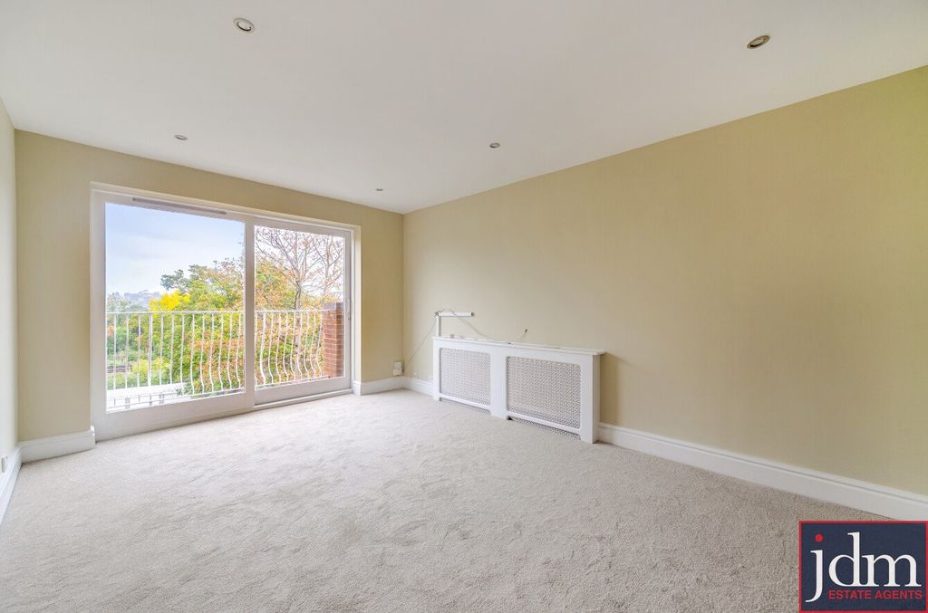 Property photo 1 of 8 Reception Room