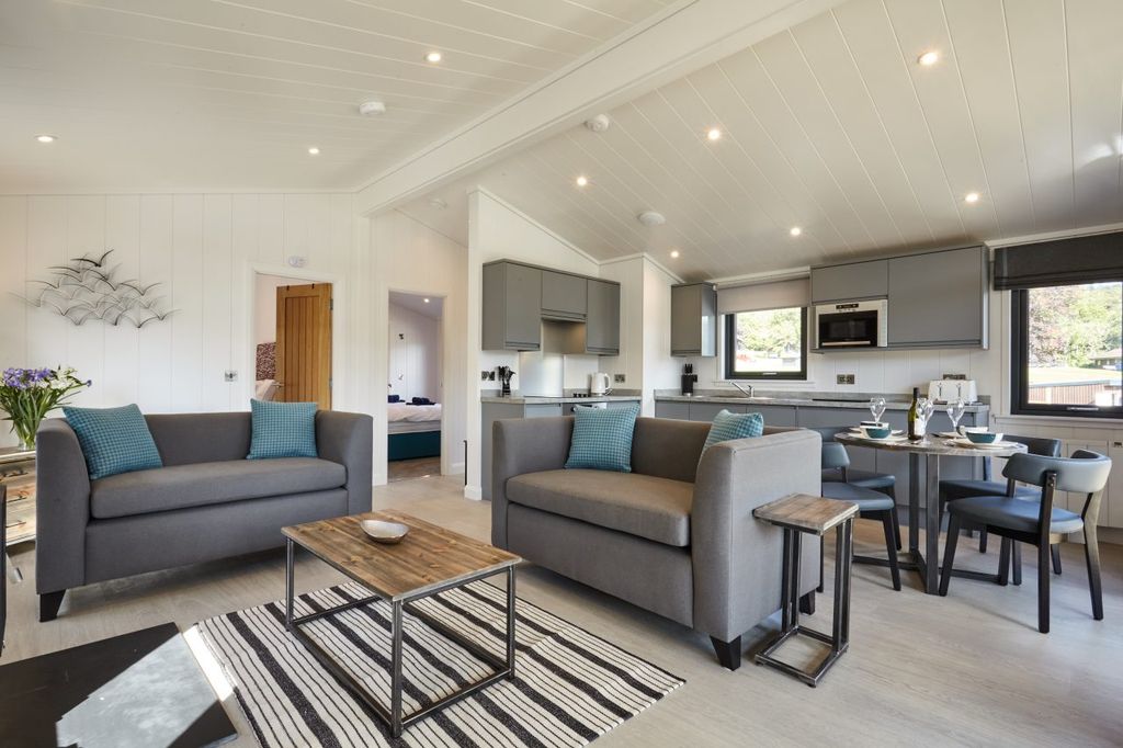 Property photo 3 of 13 Lochview Loch Tay 19