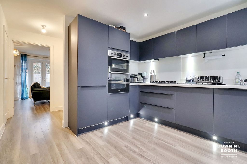 Property photo 3 of 22