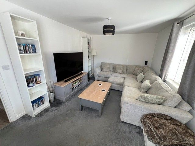 Property photo 2 of 11 Living Room