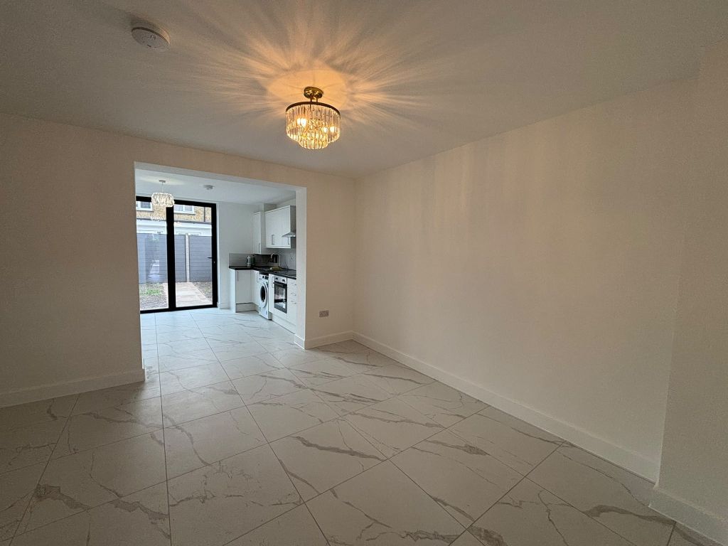Property photo 2 of 32