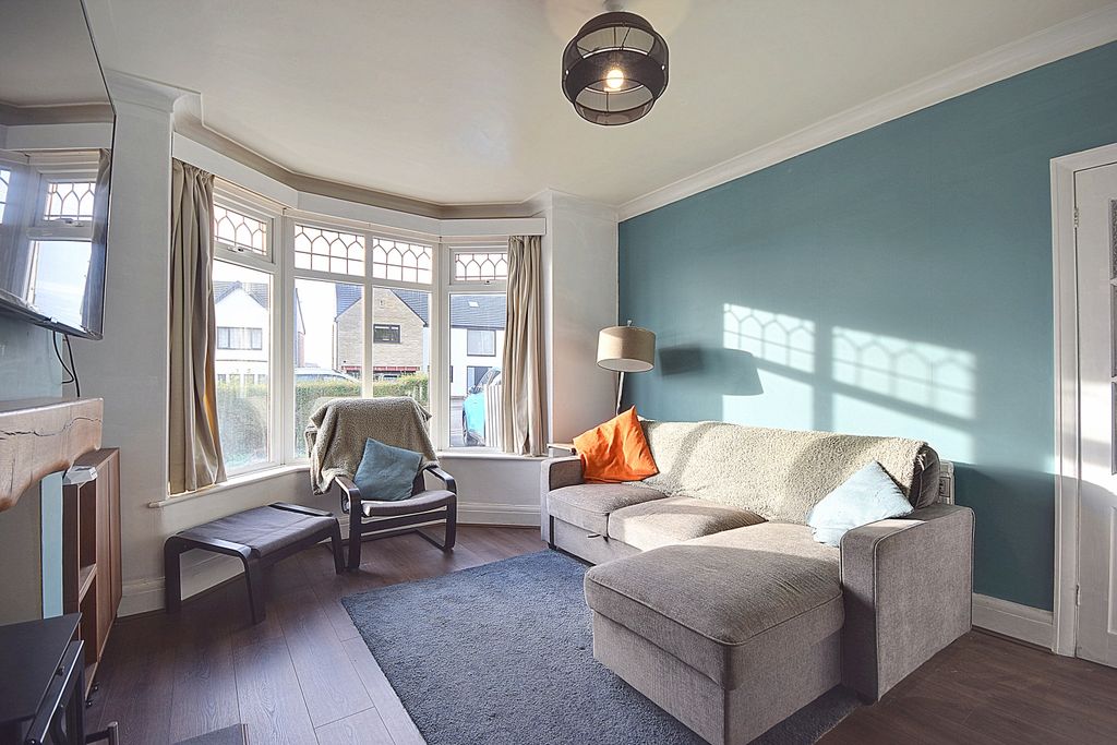 Property photo 3 of 20 Laverock3