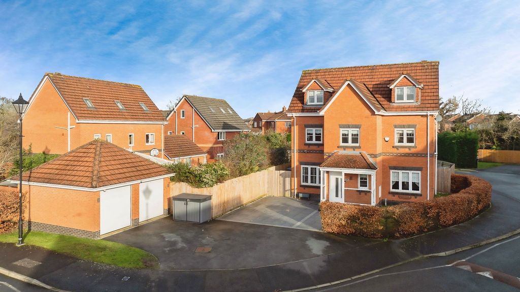 Property photo 1 of 39