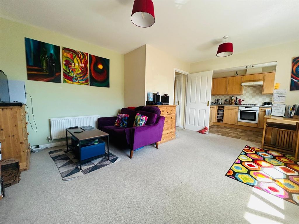 Property photo 2 of 7