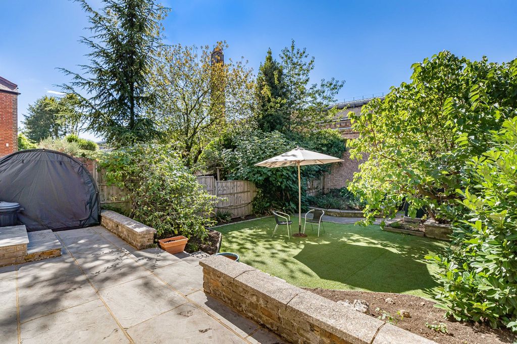 Property photo 1 of 17 Garden