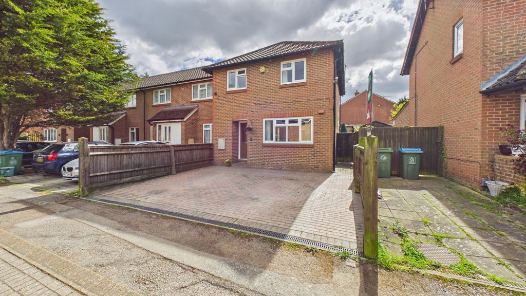 Property photo 2 of 22 Cam04968G0-Pr0109-Still029