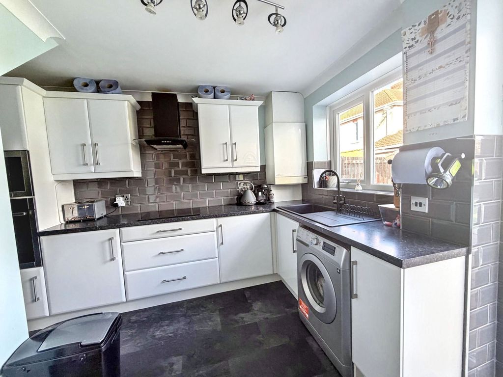 Property photo 2 of 19