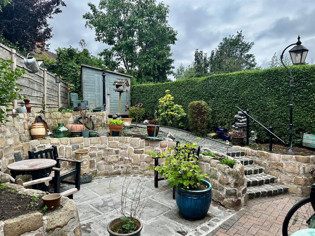 Property photo 2 of 11