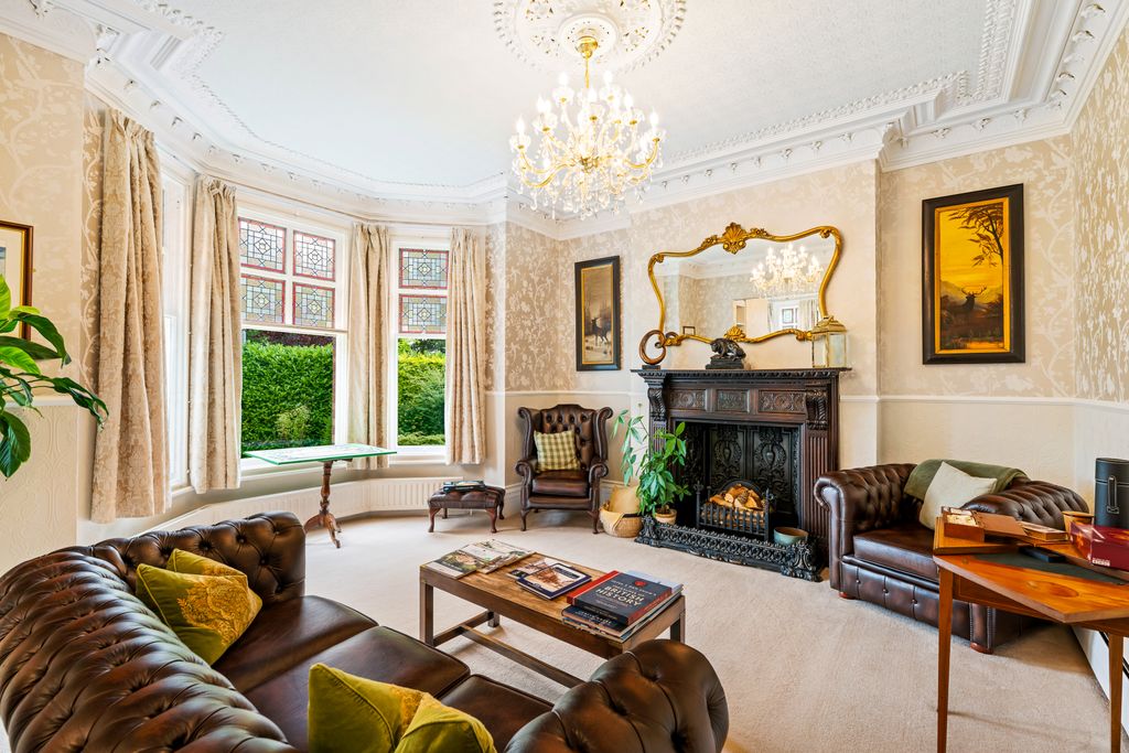 Property photo 3 of 43