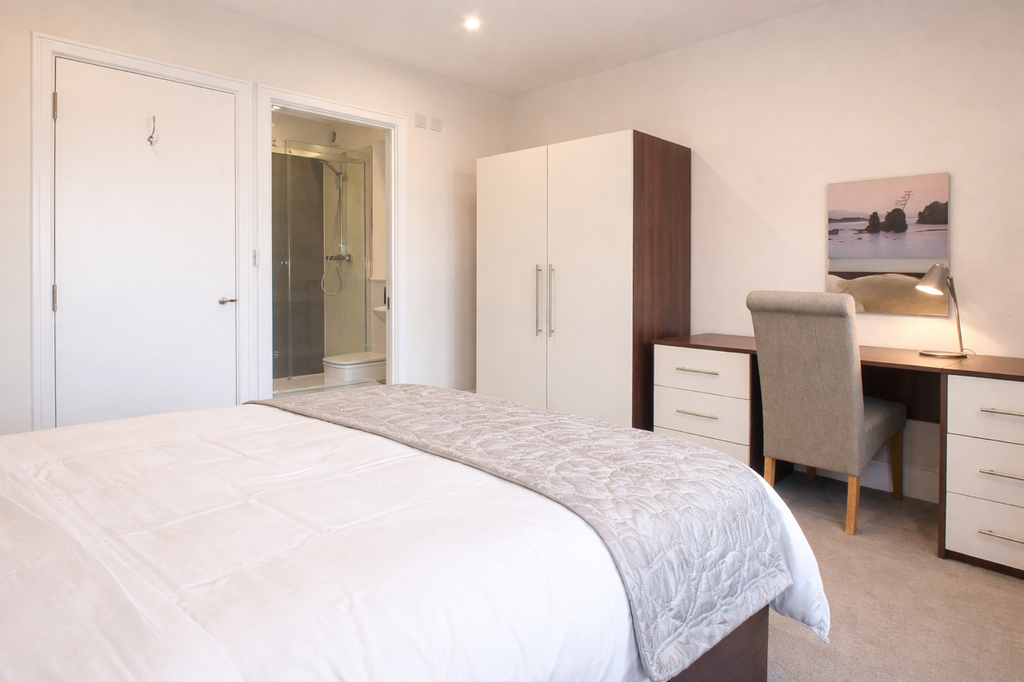 Property photo 2 of 14 7 Obs R2.