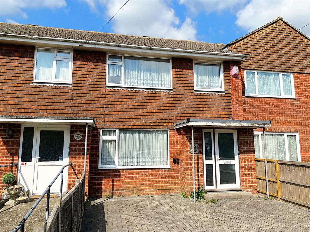 Property photo 1 of 8 2 Plumpton Close - Front.Jpg