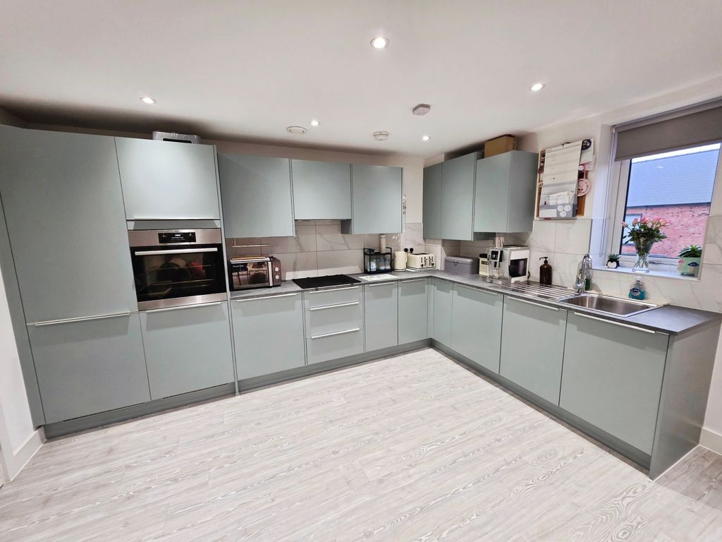 Property photo 3 of 15 1000017409