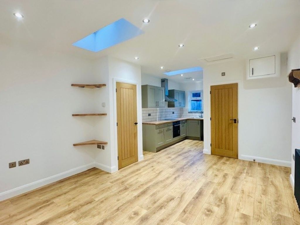 Property photo 1 of 11 Photo 10