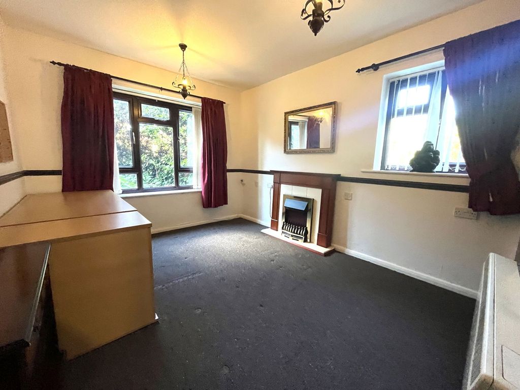 Property photo 3 of 13