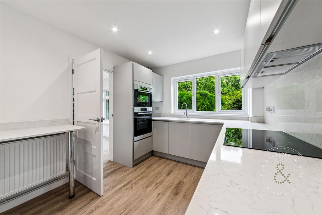 Property photo 3 of 39 Erw-R-Delyn-Close-26.Jpg