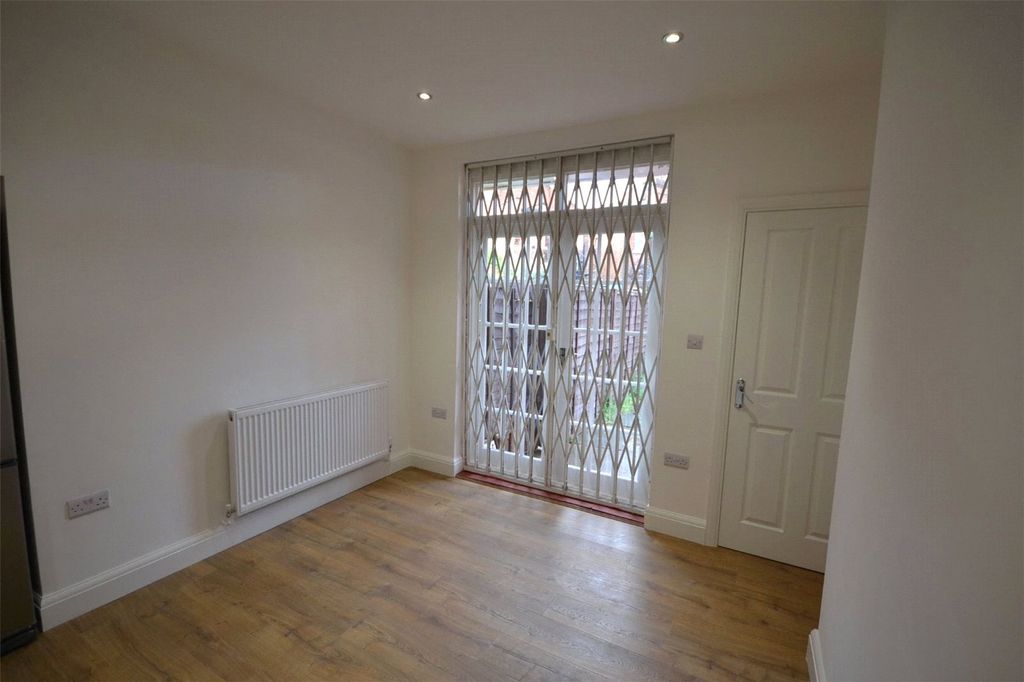 Property photo 3 of 7 Picture No. 02