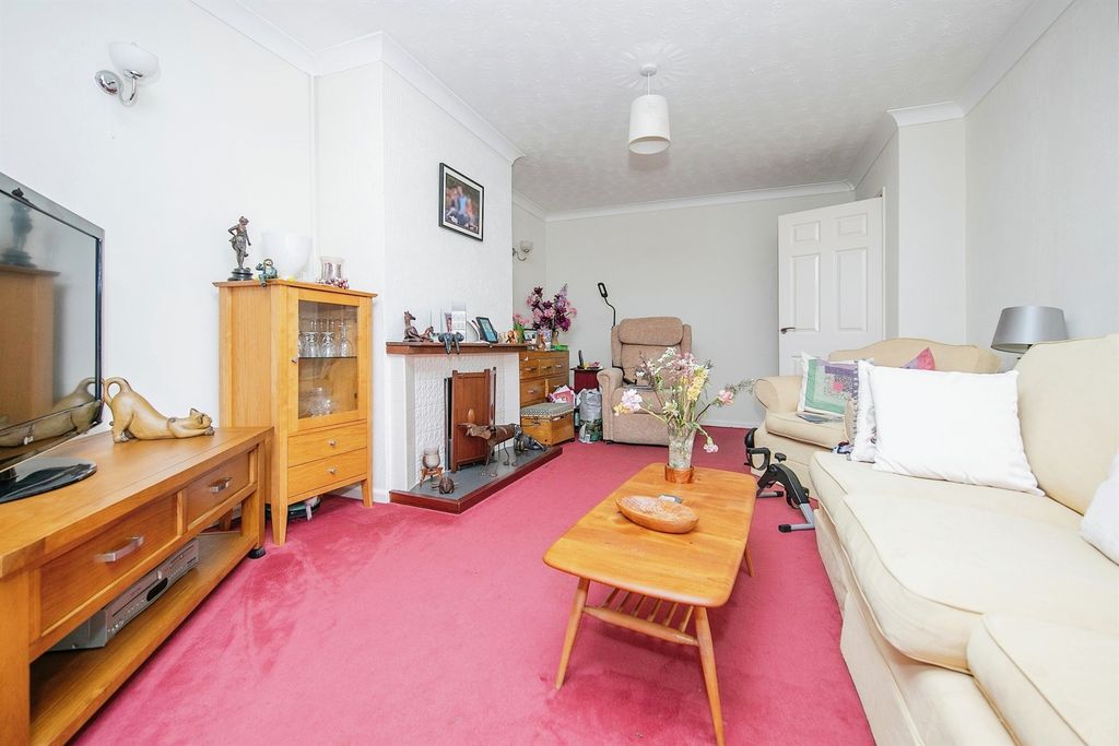Property photo 2 of 14
